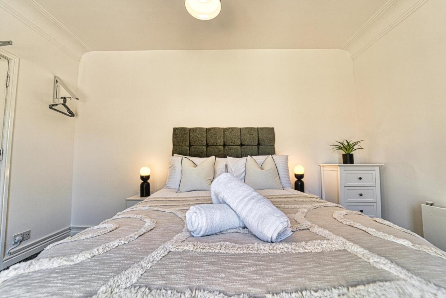 Host & Stay - Chester House Retreat Kidderminster Eksteriør billede